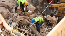 Imagem de Beirute/Explosões: Terminam as buscas por possíveis sobreviventes após sinal ter reacendido a esperança