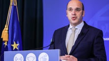 Imagem de Governo «está atento» ao preço dos combustíveis
