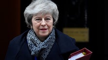 Imagem de Parlamento britânico chumba moção de censura ao Governo conservador de May