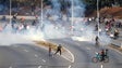 Imagem de Centenas de venezuelanos nas ruas de Caracas
