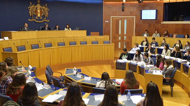 Imagem de Jovens vão ao Parlamento amanhã