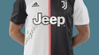 Imagem de Covid-19: Ronaldo leiloa camisola para ajudar carenciados