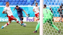 Imagem de Polónia derrotada na estreia