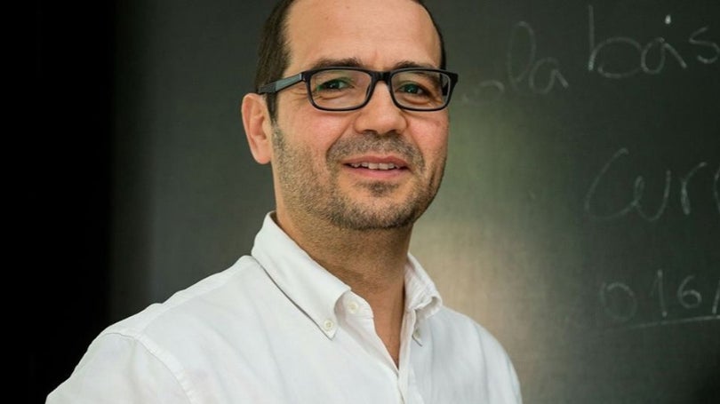 Imagem de ALIANÇA: Professor estreia-se na política como cabeça de lista do novo partido Aliança