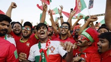Imagem de Adeptos figurantes em maioria no apoio a Portugal