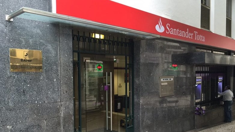 Imagem de Santander diz que apenas comprou ações ao Banif Finance para poder liquidar Banif Bahamas
