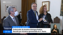 Imagem de Rubina Berardo condecorada com a medalha de gratidão da República da Arménia (vídeo)