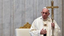 Imagem de Papa Francisco defende uniões de facto de casais homossexuais
