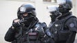 Homem armado faz quatro reféns num banco de França