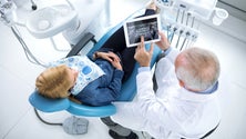 Imagem de Covid-19: Dentistas atendem apenas casos urgentes (Vídeo)
