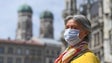 Covid-19: Alemanha conta mais de 200 novos casos e volta a debater uso de máscara