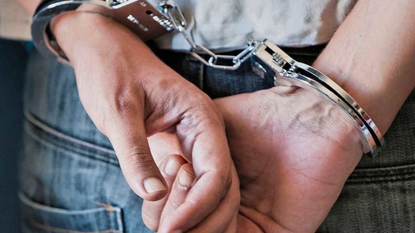 Homem detido em Santa Cruz na posse de 800 doses de heroína