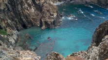 Imagem de Viatura cai de arriba no Porto Santo
