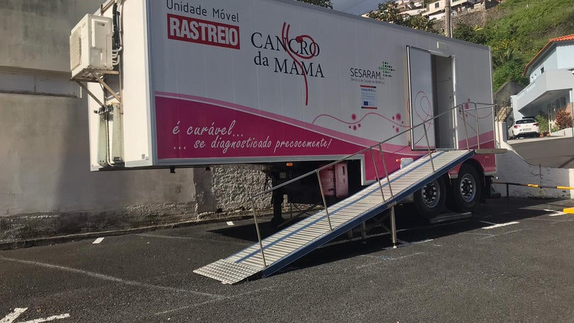 Imagem de Arrancou hoje em Santa Cruz a 8.ª volta do Rastreio do Cancro da Mama