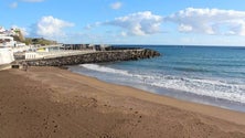 Imagem de Prainha, na ilha Terceira, interdita ao público [Vídeo]
