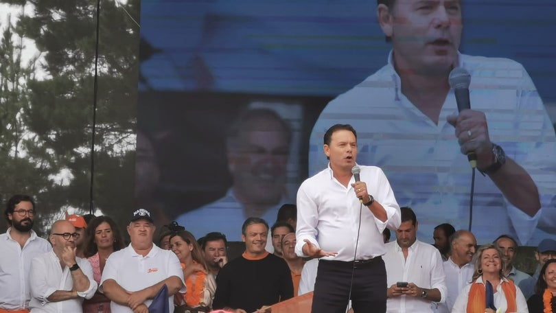 Imagem de Montenegro acusa Costa de estar a viver na lua