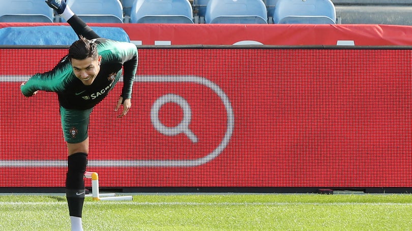 Imagem de Fernando Santos garante Ronaldo frente à Lituânia
