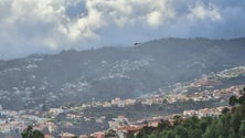 Imagem de Helicóptero ajuda no incêndio (vídeo)