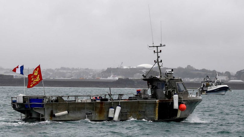 Reino Unido retira navios-patrulha de Jersey