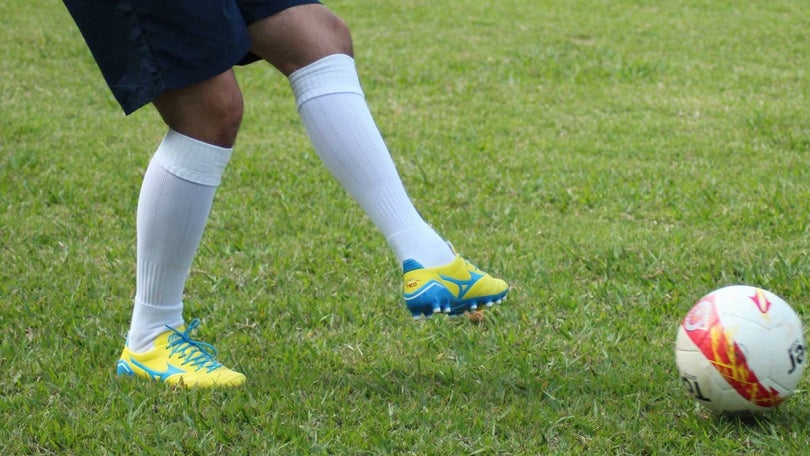 Imagem de Campeonatos de futebol sénior arrancam este fim de semana