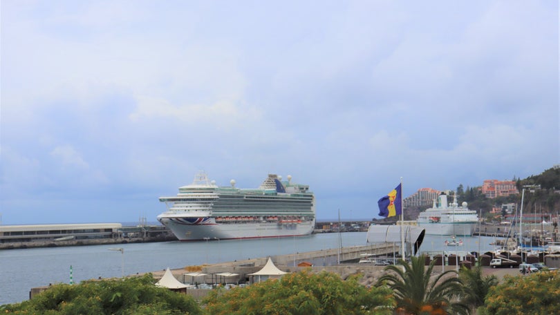 Último dia da temporada de cruzeiros, com dois navios no Porto do Funchal