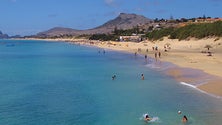 Imagem de Porto Santo com casa quase cheia no verão