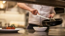 Imagem de Covid-19: Restaurantes queixam-se da falta de clientes (Vídeo)