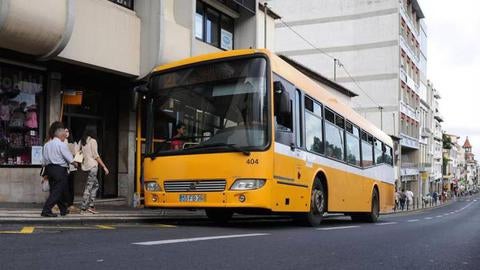 Imagem de HF suspende carreira de autocarros