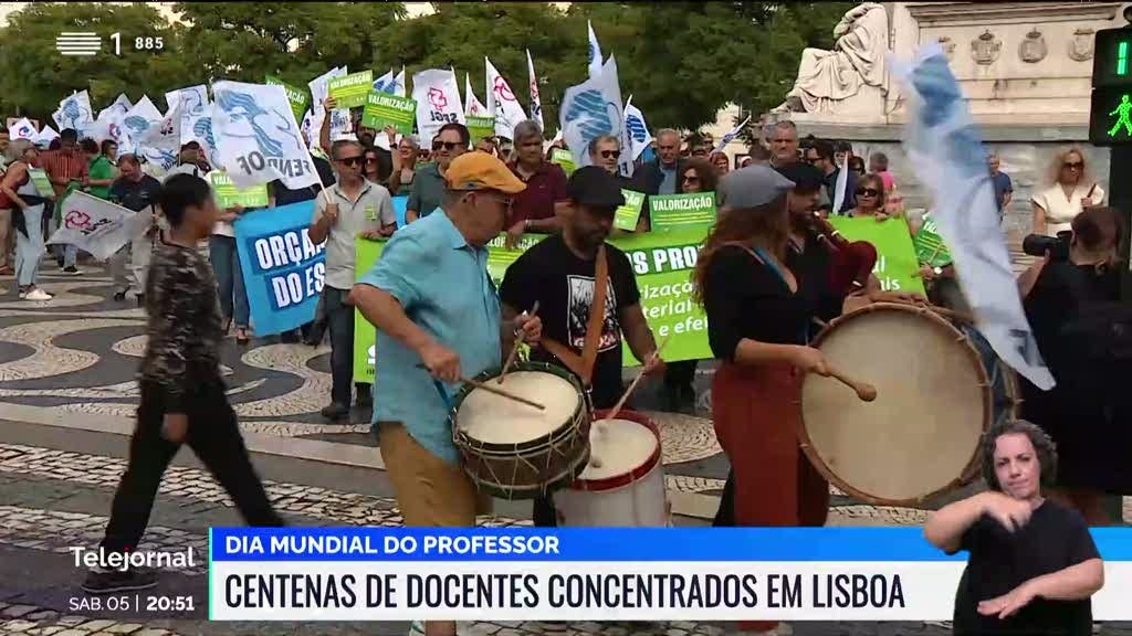 Centenas de professores e educadores de todo o país concentraram-se em Lisboa