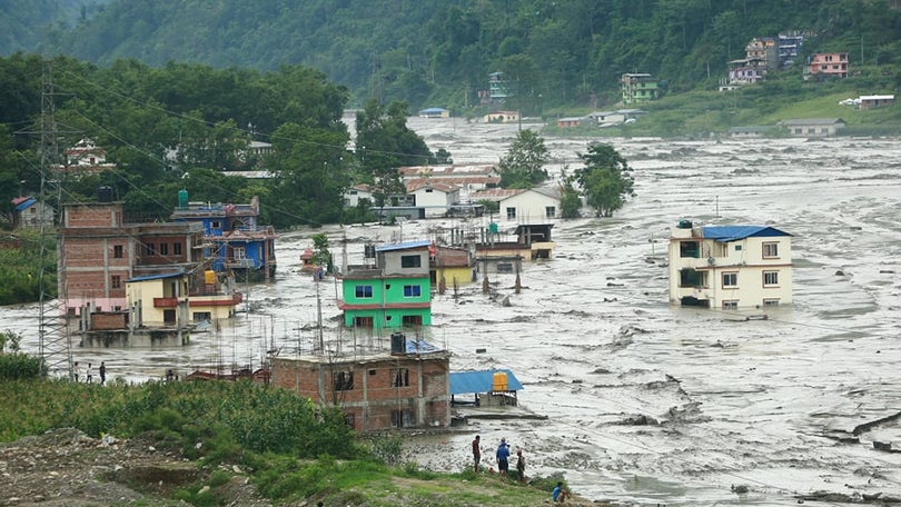 Imagem de Pelo menos oito mortos e 28 desaparecidos em inundações no Nepal