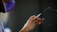 Imagem de Começa hoje a vacinação sazonal da gripe e da covid-19 (áudio)