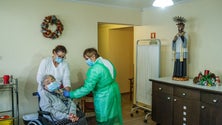 Imagem de 75% dos açorianos com mais de 75 anos já receberam primeira dose