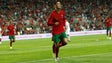 Portugal vence em ritmo descontraído