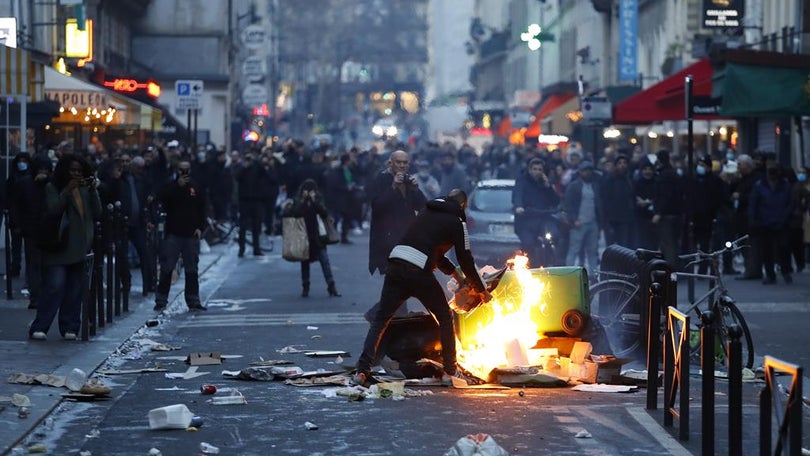 Suspeito de morte de curdos em Paris será presente a juiz na segunda-feira