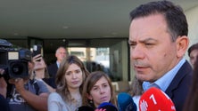 Imagem de Montenegro acusa Costa de «desonestidade política» nas pensões