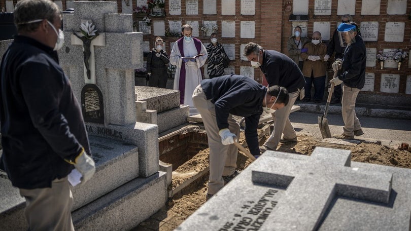 Imagem de Covid-19: Espanha realiza cerimónia de homenagem às vítimas e funcionários de saúde