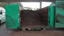 Imagem de Câmara da Ribeira Brava está a distribuir composto vegetal (áudio)