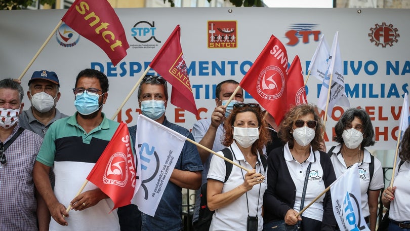 Imagem de Número de empresas com despedimentos coletivos cai para 28 em julho