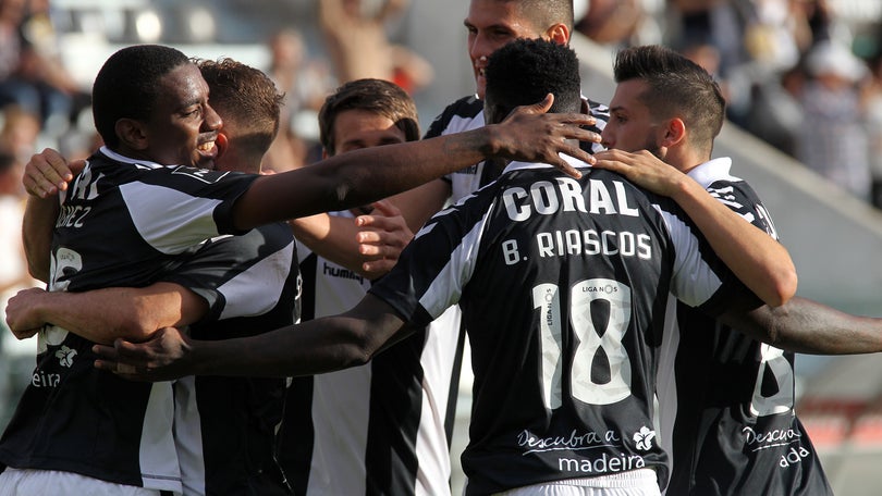 Imagem de Nacional volta aos triunfos ao vencer Desportivo de Chaves com dois golos de Bryan Rochez