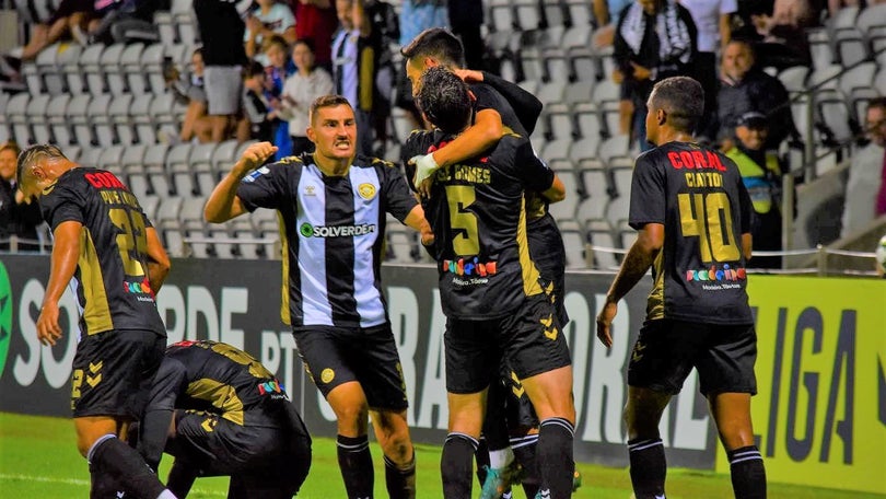 Imagem de CD Nacional permite empate «ao cair do pano»