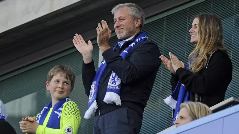 Imagem de Abramovich diz se honrado por ter feito parte do Chelsea