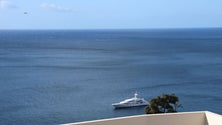 Imagem de Superiate faz escala na baia do Funchal