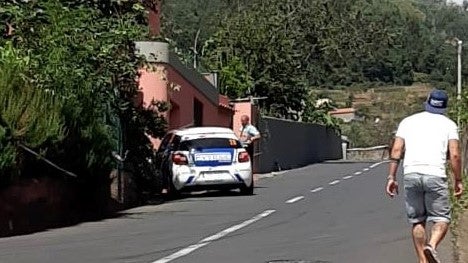 Imagem de Saida de estrada causa grande susto