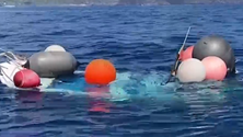 Imagem de Barco de pesca encalha em Santa Maria e pescadores desaparecem  (Vídeo)