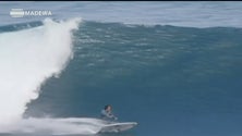 Imagem de Madeira volta a estar na rota dos surfistas de ondas grandes (vídeo)