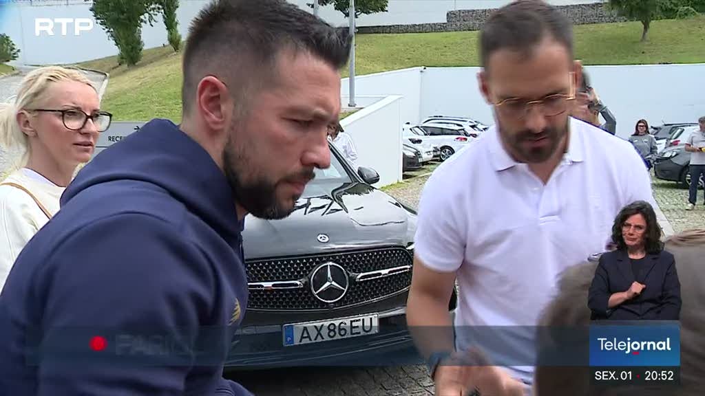 Imagem de Francesco Farioli antevê jogo do título e elogia Mourinho