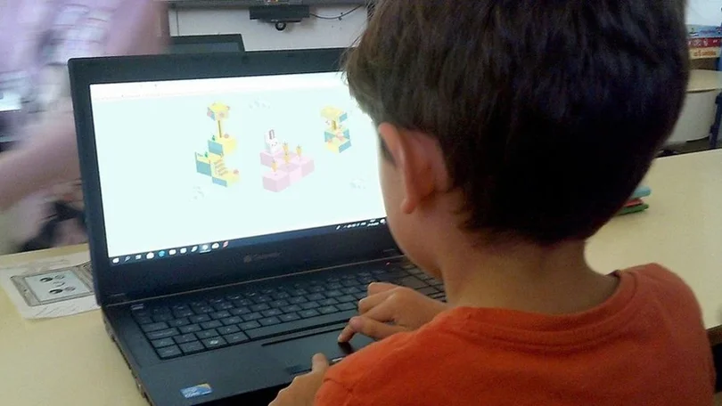 Imagem de Mais de 350 mil computadores continuam por distribuir por alunos e docentes