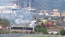 Imagem de Retroescavadora em chamas (vídeo)