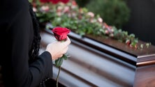 Imagem de Covid-19: Funerárias aconselham cerimónias fúnebres sem velório