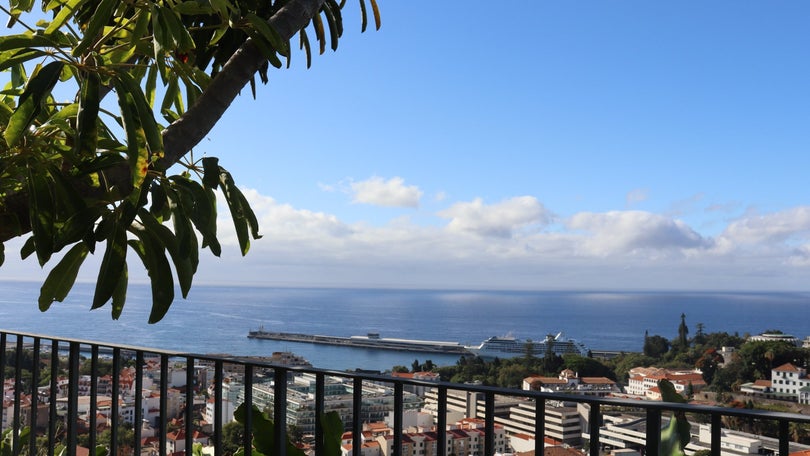 Imagem de Porto do Funchal recebe hoje dois navios